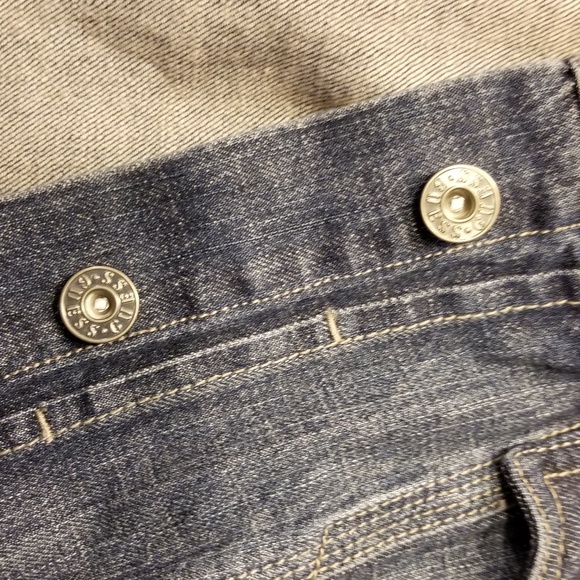 SOLD Guess Cropped Denim Patch Trucker Jean Jacket - Picture 7 of 7